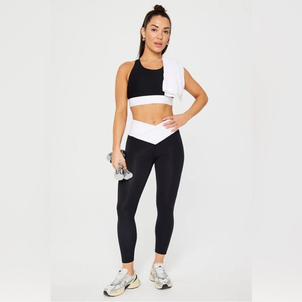 NEW! Sz XL Fabletics Oasis PureLuxe Crossover 7/8 Legging Black/Classic White